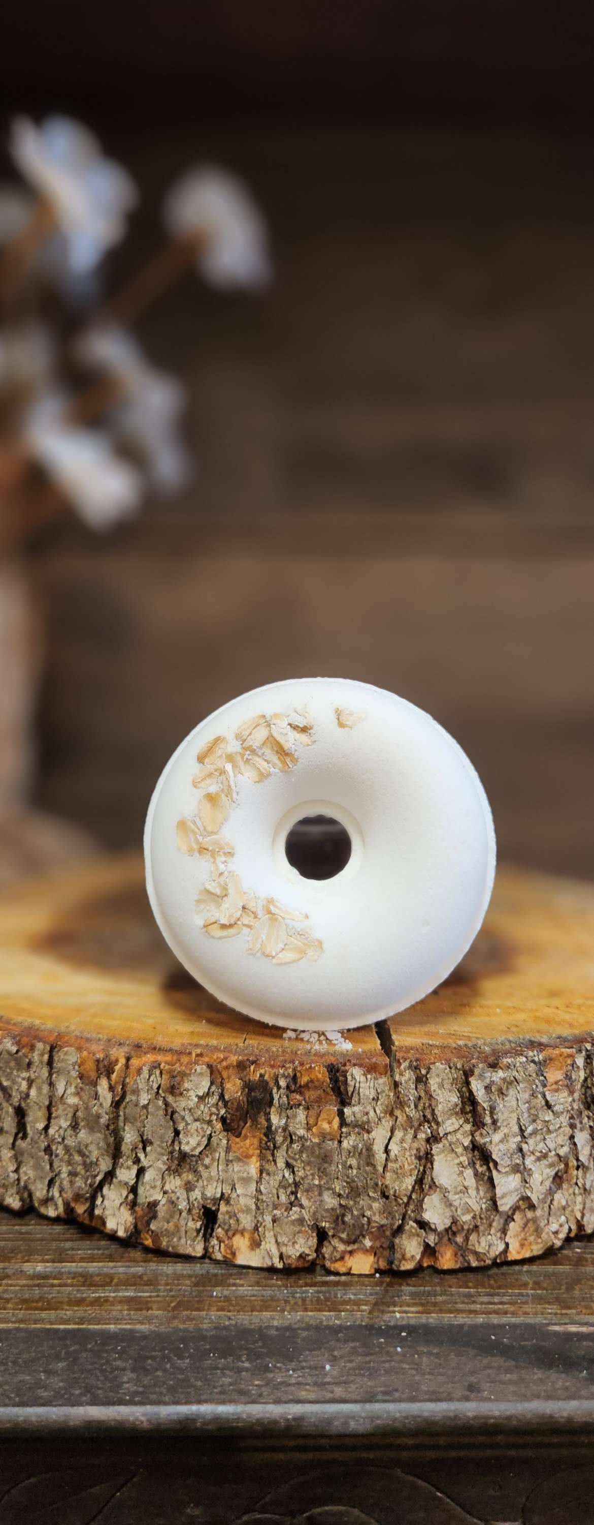 Oatmeal, Milk & Honey Bath Bomb image 0