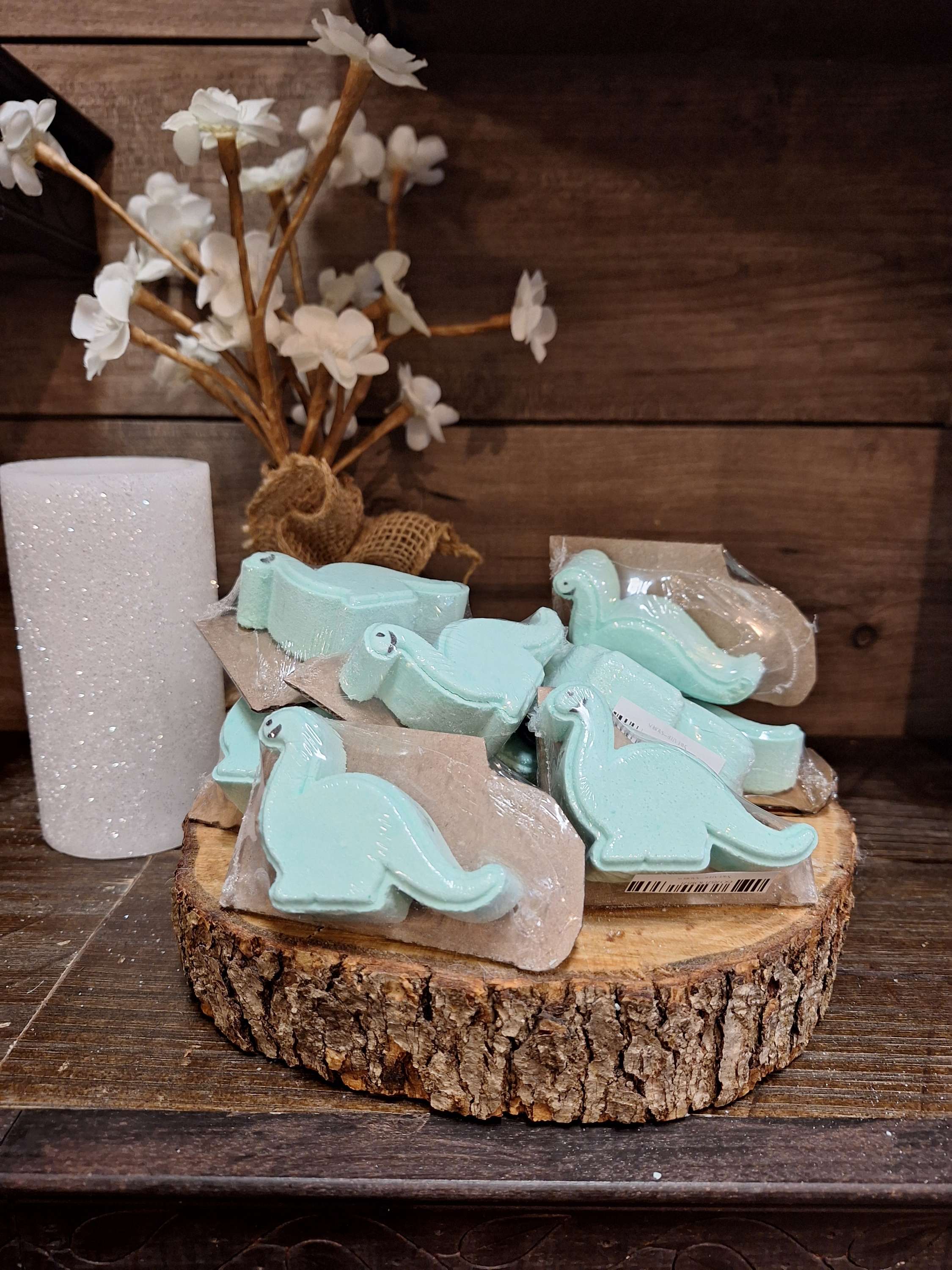 Sweater-saurus Bath Bomb image 1